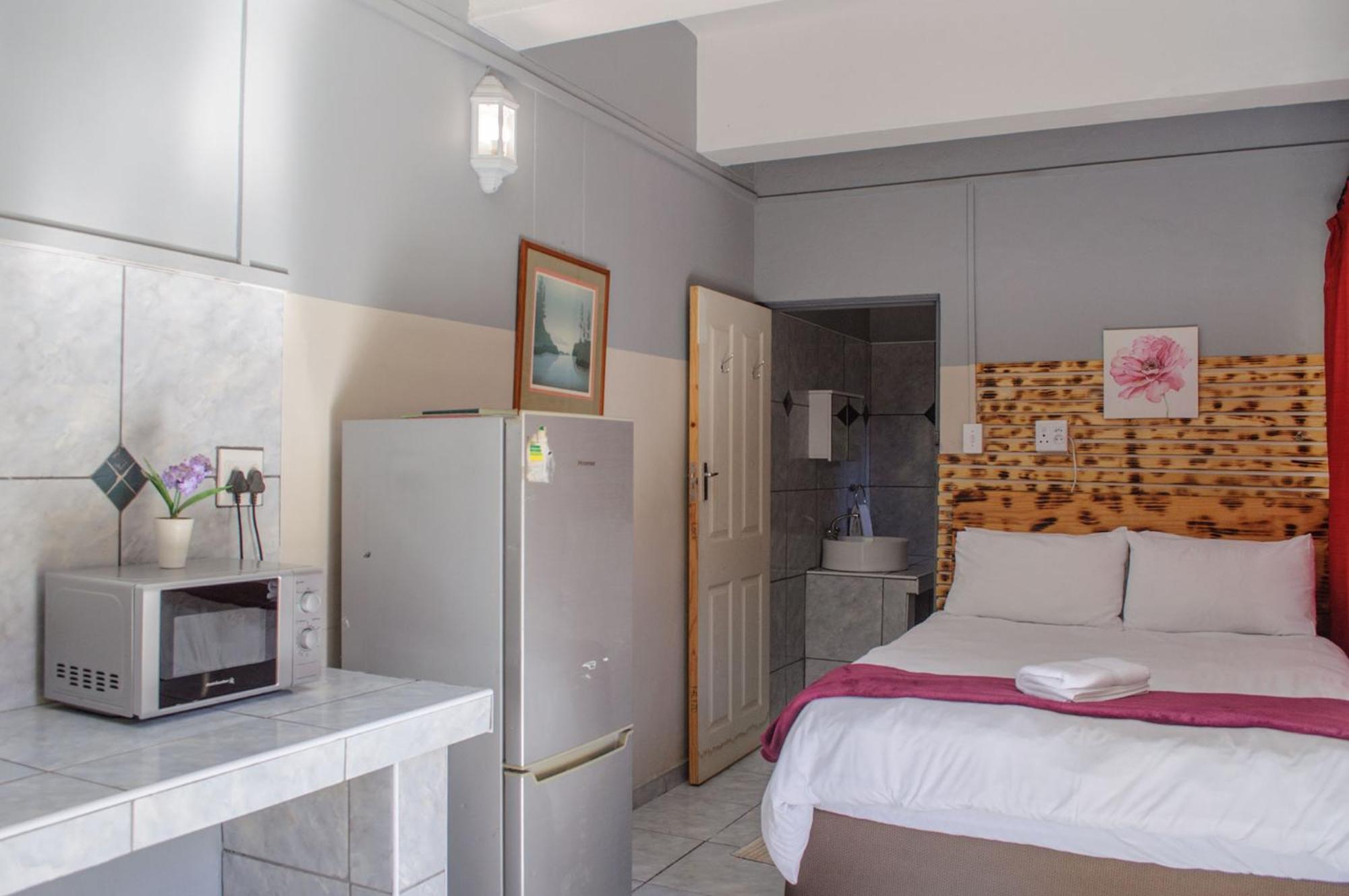 Oceanlife Guesthouse And Restaurant Luederitz Exteriör bild