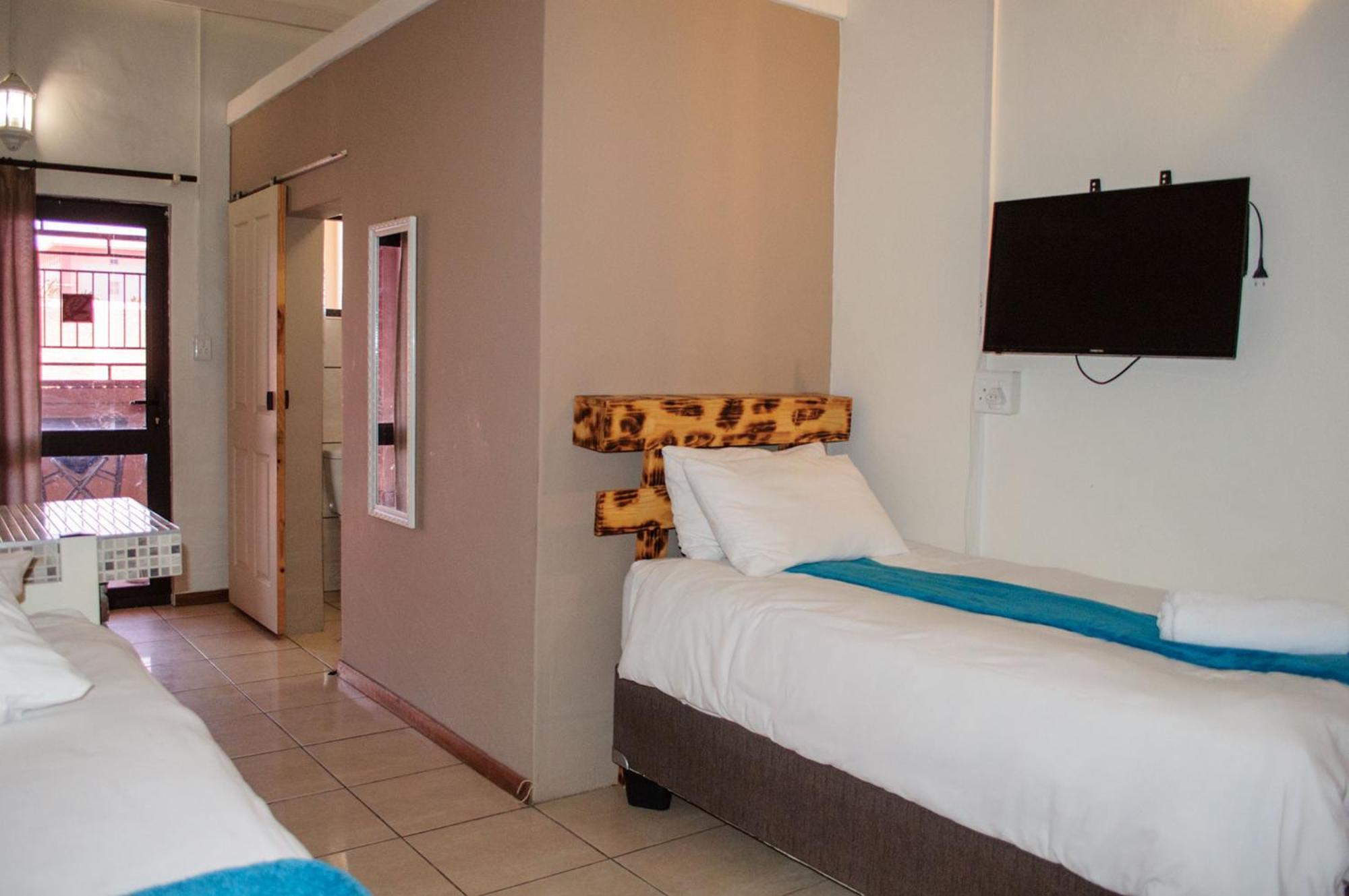 Oceanlife Guesthouse And Restaurant Luederitz Exteriör bild