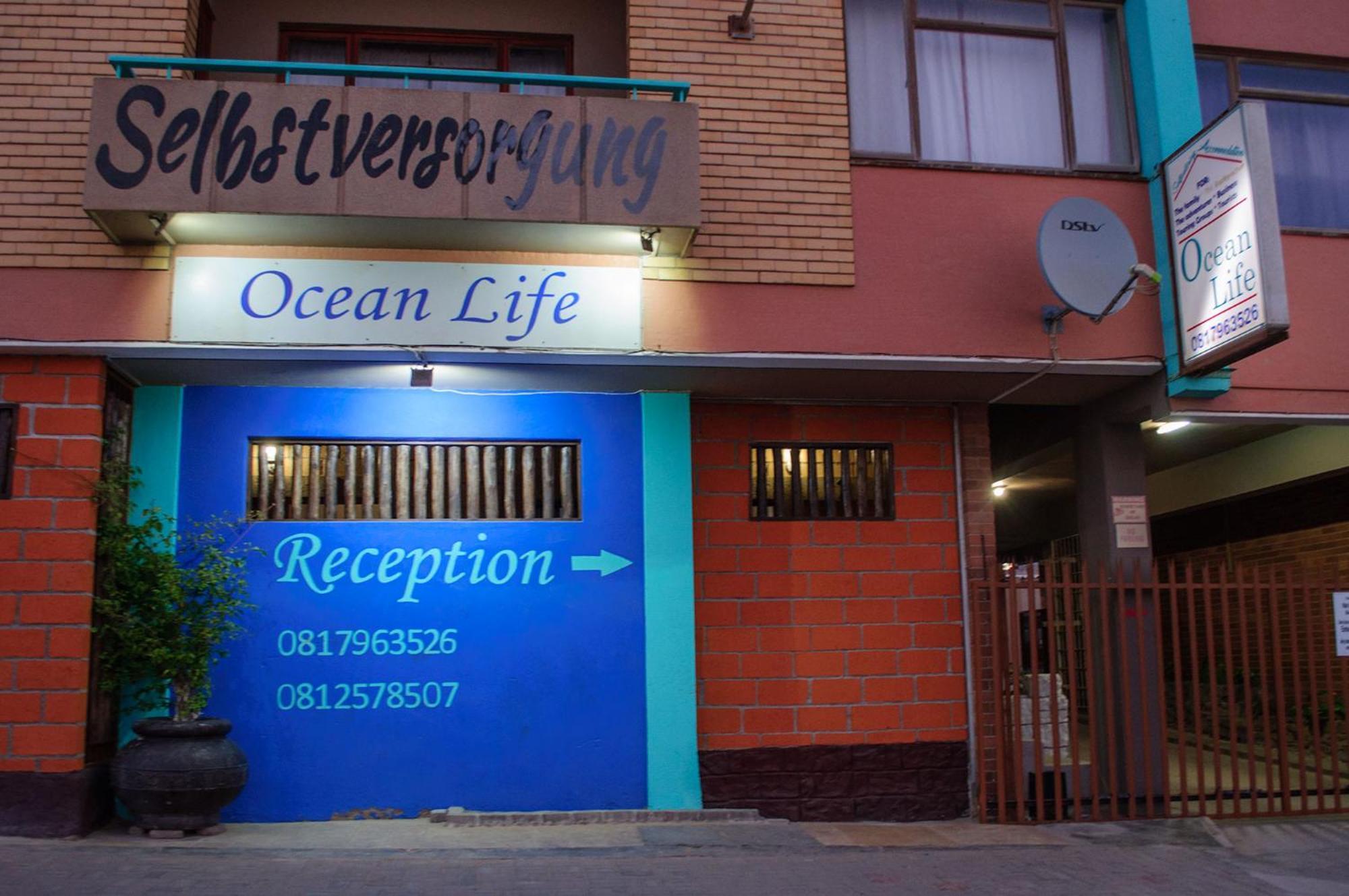 Oceanlife Guesthouse And Restaurant Luederitz Exteriör bild